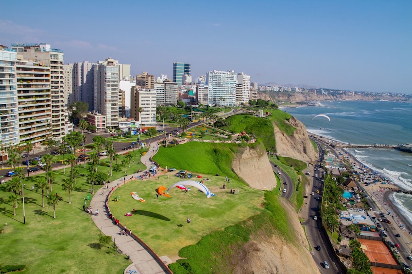 Barranco & Miraflores Boardwalk and Gastronomic Experience 