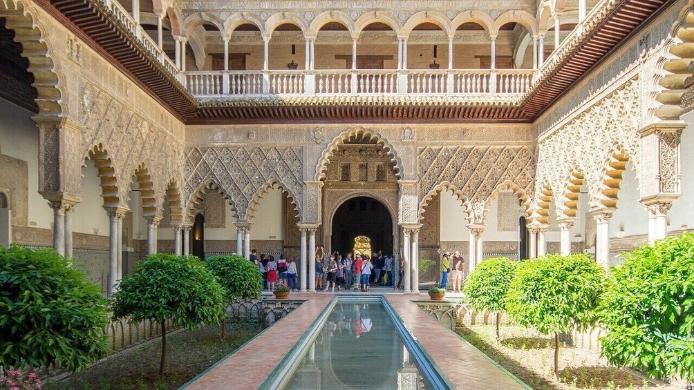 Seville, Alcázar,Cathedral-Giralda Skip-the-Line Guided Tour