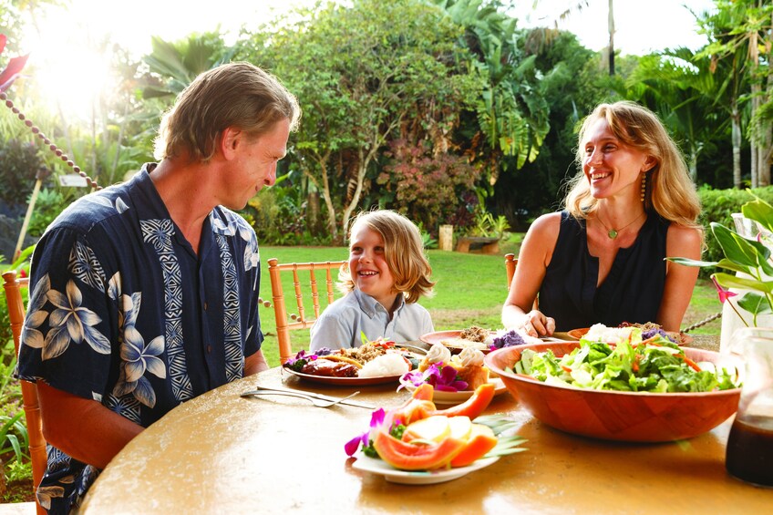 Historic Plantation Dining & Luau Show