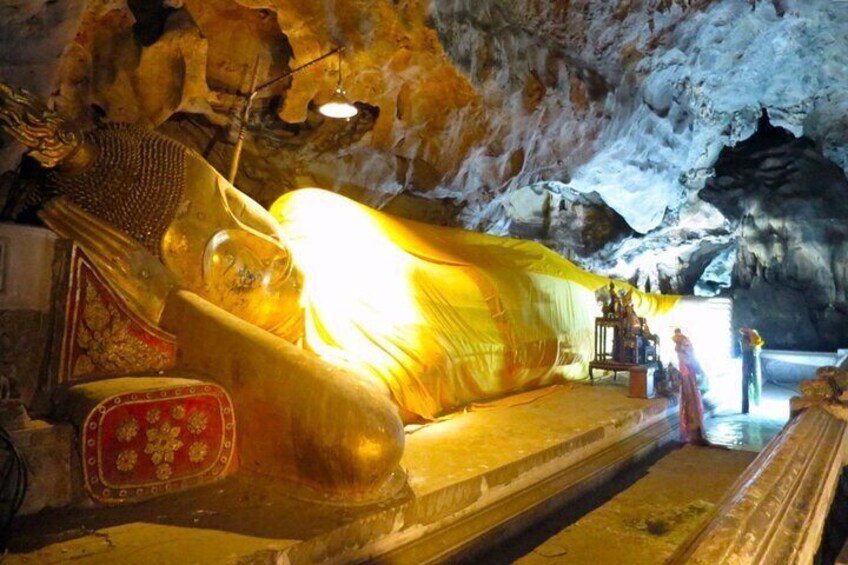 Tour to Petchaburi Highlights and Khao Luang Cave from Hua Hin