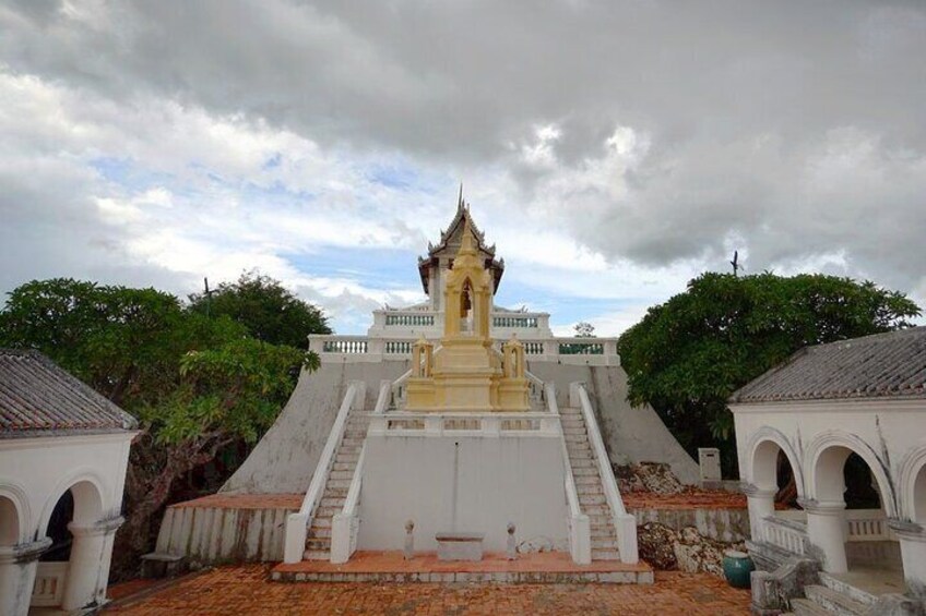 Tour to Petchaburi Highlights and Khao Luang Cave from Hua Hin