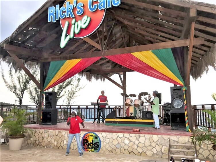 Private Negril Day Trip to Seven Miles Beach and Rick's cafe