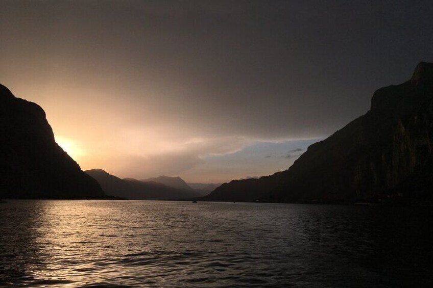 Sailing at Sunset on Lake Como: How to escape from daily routine