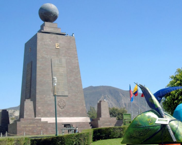 Full-Day Middle of the World & Pululahua Volcano Hike Tour