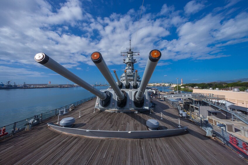 Pearl Harbor Heroes Tour from with Airfare from Maui to Oahu