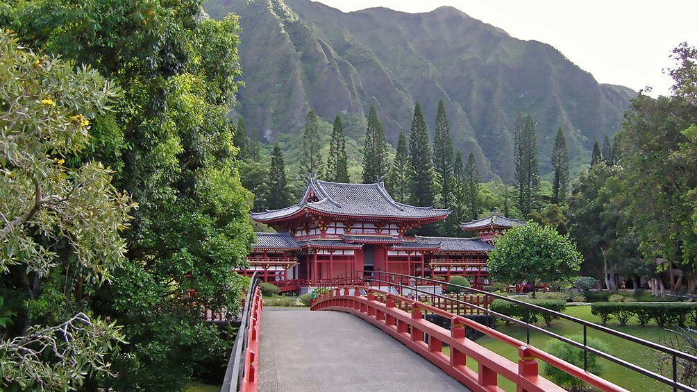 Byodo-In Temple in Oahu