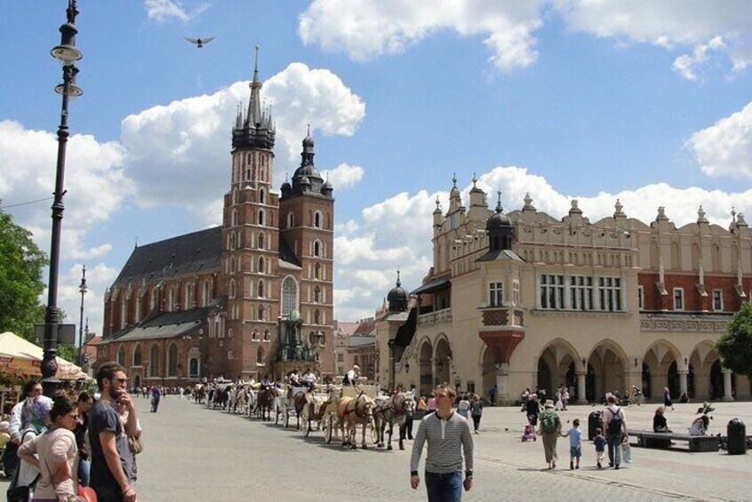 Krakow Old Town and Jewish District Private Tour in a One Day