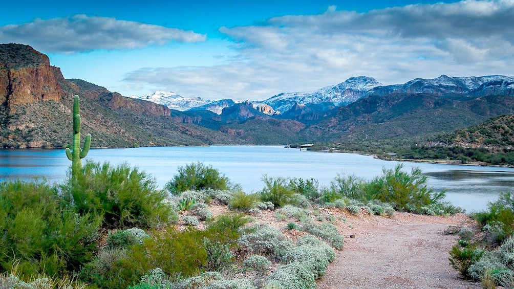 An Apache trail in Arizona on a lake
