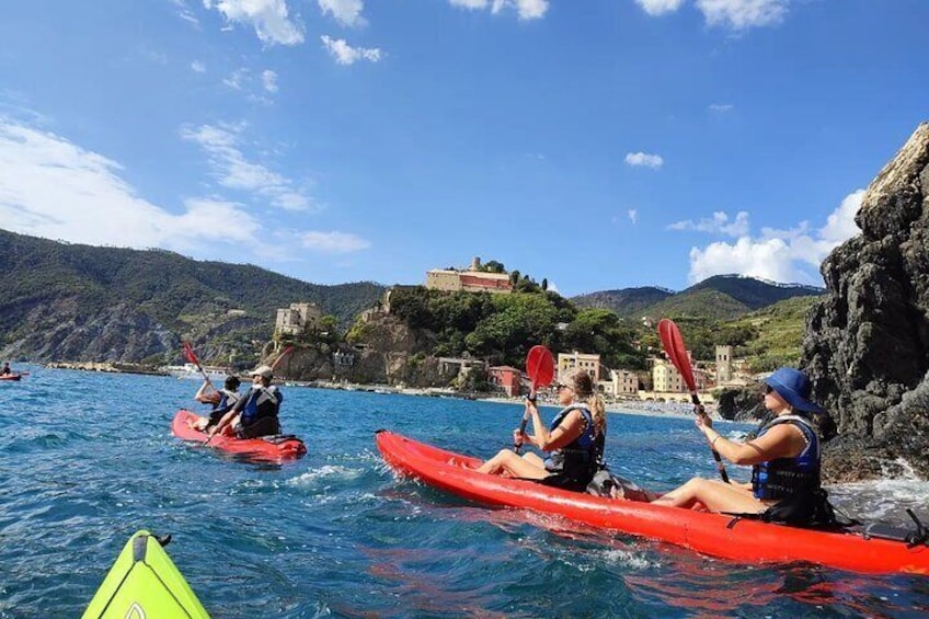 Kayak experience with Carnassa Tour in Cinque Terre + Snorkeling