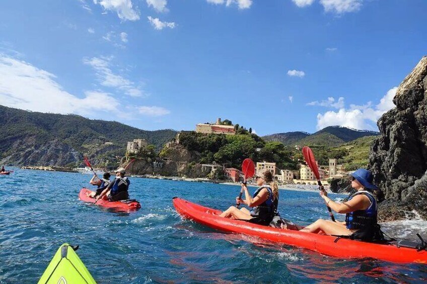Kayak experience with Carnassa Tour in Cinque Terre + Snorkeling