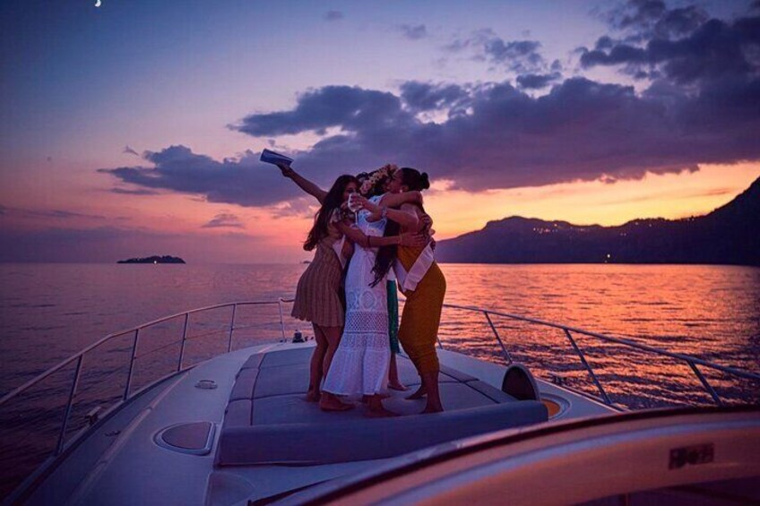 Sunset Tour by Luxury Boats Positano