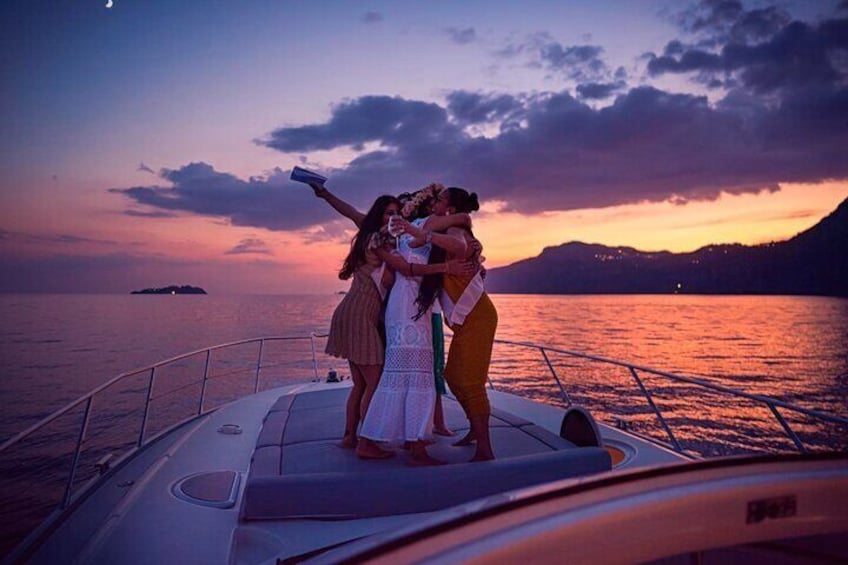 Sunset Tour by Luxury Boats Positano