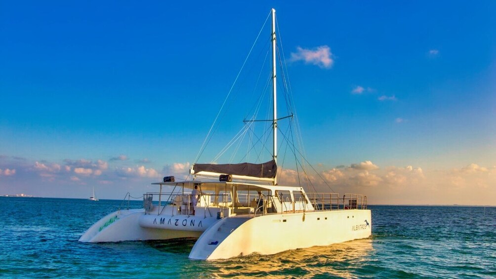 Isla Mujeres Catamaran Cruise with Snorkeling & Beach Club