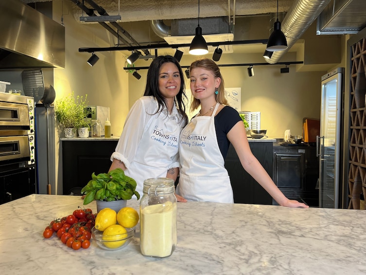 Milan: Gelato and Pizza making class 