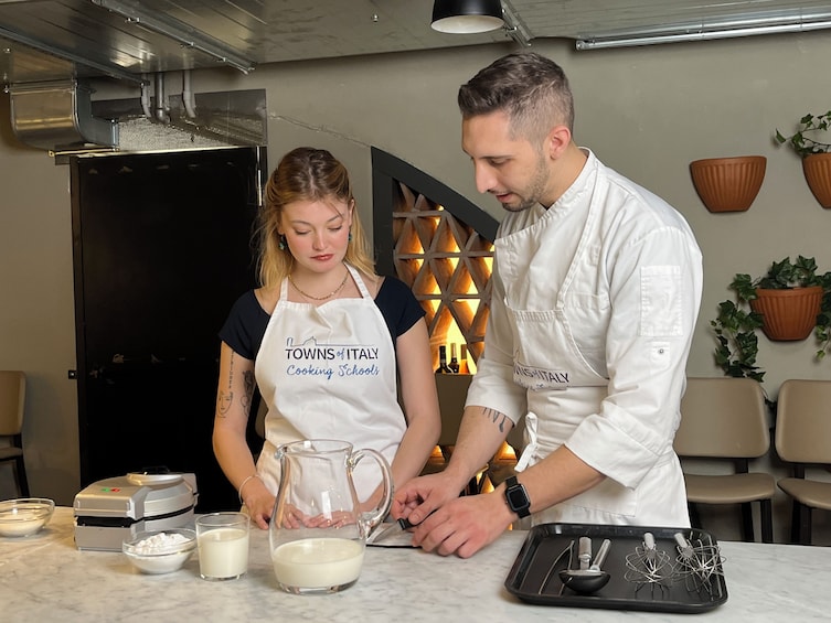 Milan: Gelato and Pizza making class 