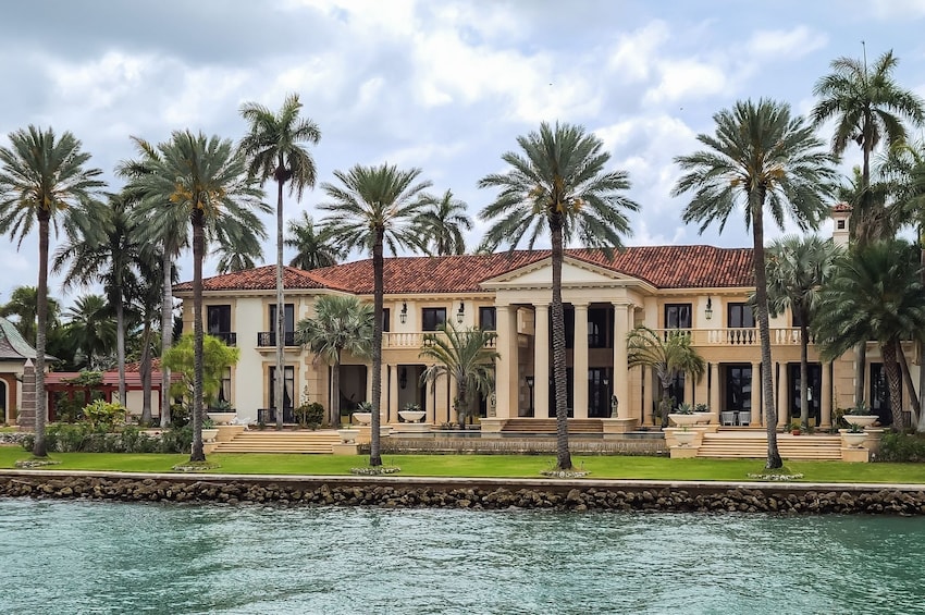Miami Skyline Cruise of Millionaire's Homes with A/C