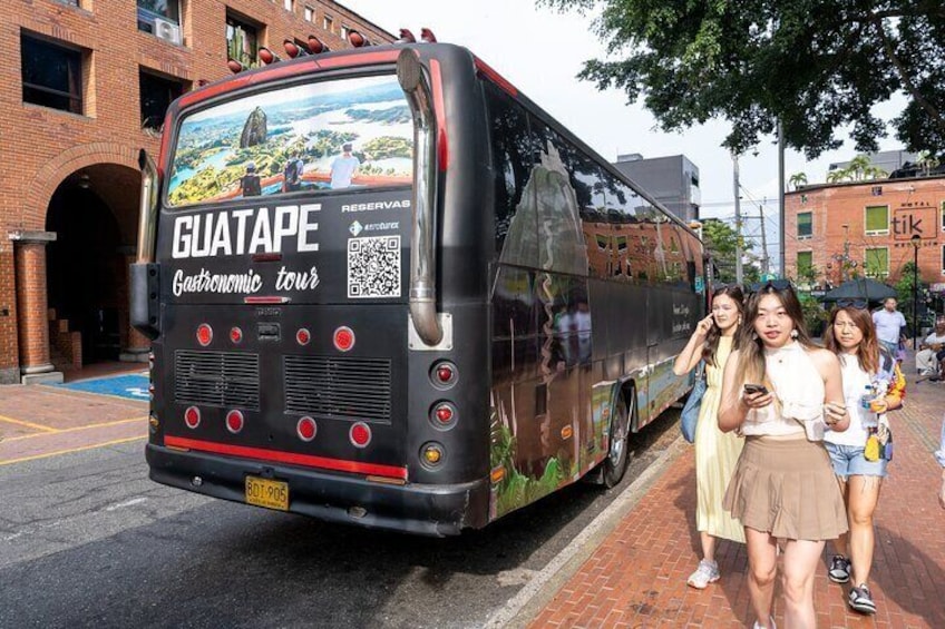 Theme bus