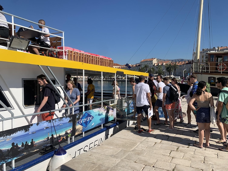 Blue Lagoon & 3 Islands Day Cruise from Split with lunch