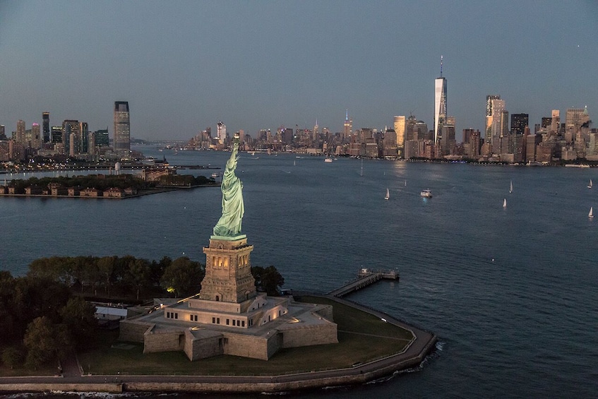 Couple's Private NYC Helicopter Tour from Westchester