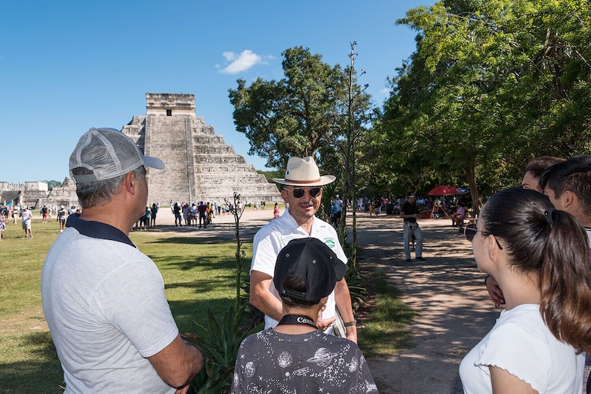Chichén Itzá Classic with Hubiku Cenote and Lunch