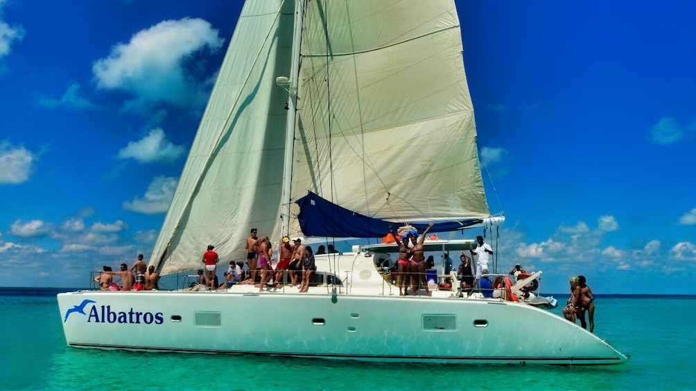 Luxury Sailing to Isla Mujeres with lunch & Premium Open Bar