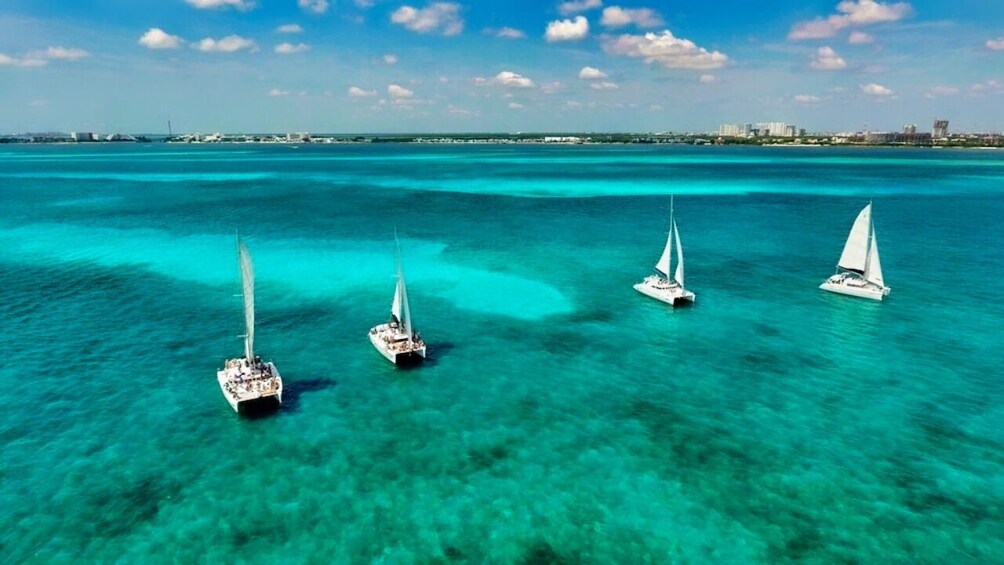 Luxury Sailing to Isla Mujeres with lunch & Premium Open Bar