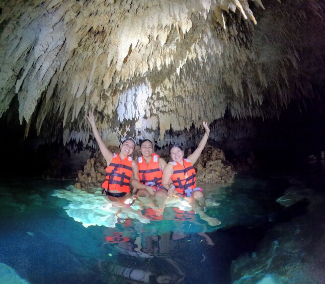 Day Trip to Tulum Mayan Ruins and visit Cenote Nohoch with Lunch 