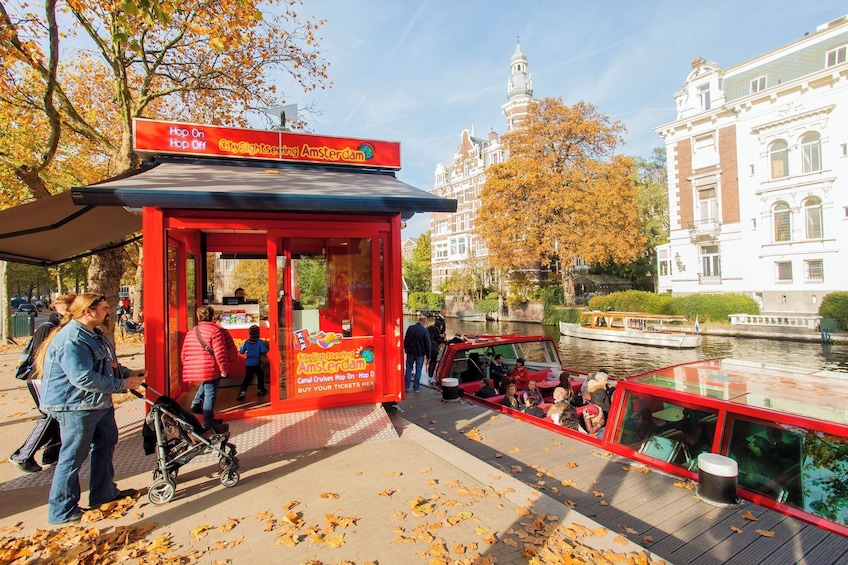 Amsterdam Hop-On Hop-Off Bus & Optional Canal Cruise