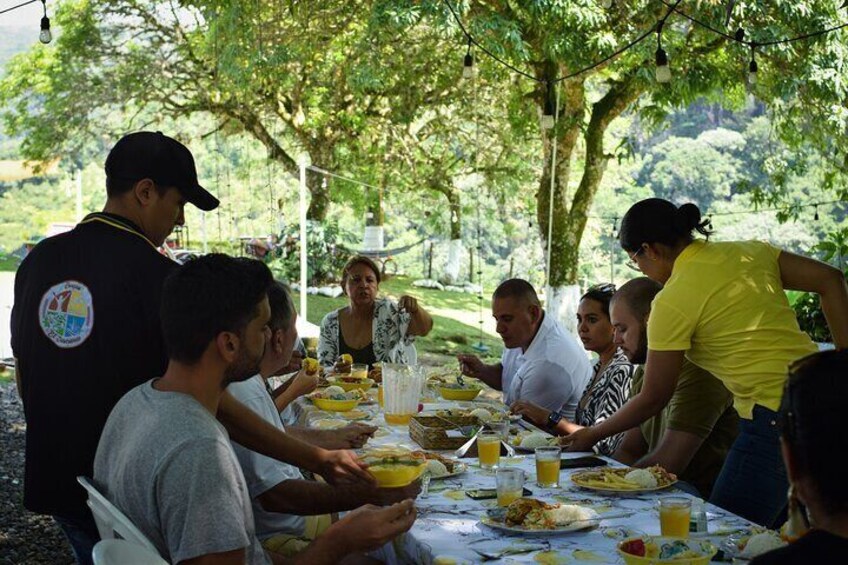 A day to enjoy nature and have an adventure in the Jordan river
