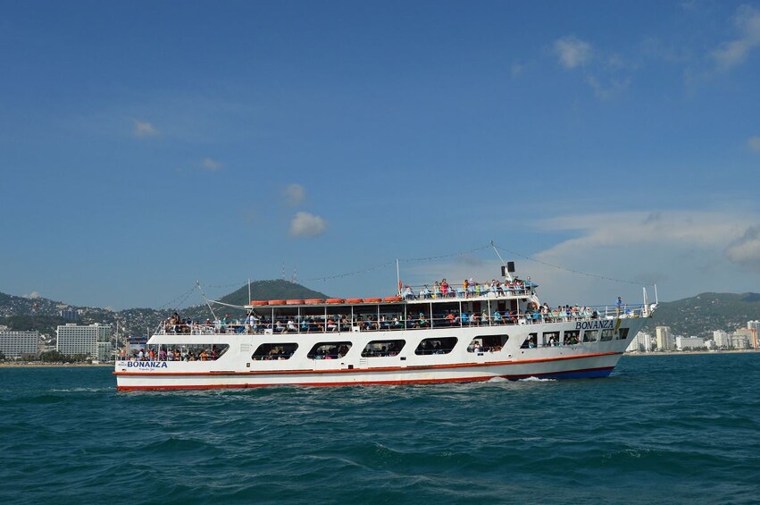 Bonanza Yacht Cruise