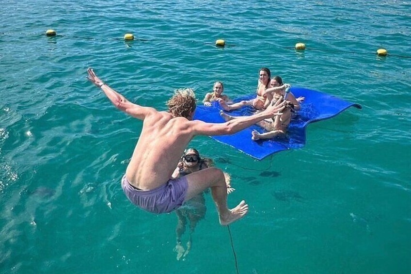 Cabo Blue Snorkeling Cruise, Open Bar and Lunch in Cabo San Lucas