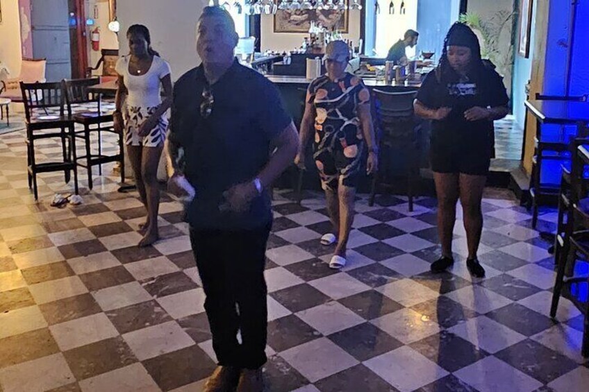 Salsa Dance Class with Lunch Included in Old San Juan 