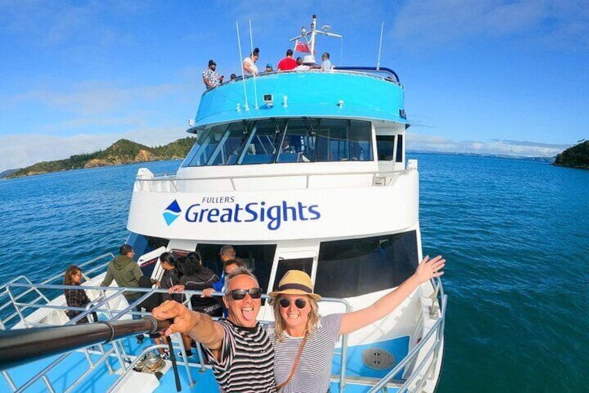 Hole in the Rock Scenic Cruise including Dolphins and Island stop