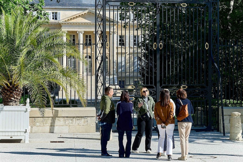 Bordeaux: Saint-Emilion and Medoc Full-Day Wine Experience