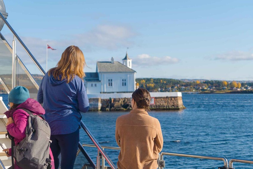 Picture 34 for Activity Oslo: Guided Sightseeing Fjord Cruise on Premium Silent Boat