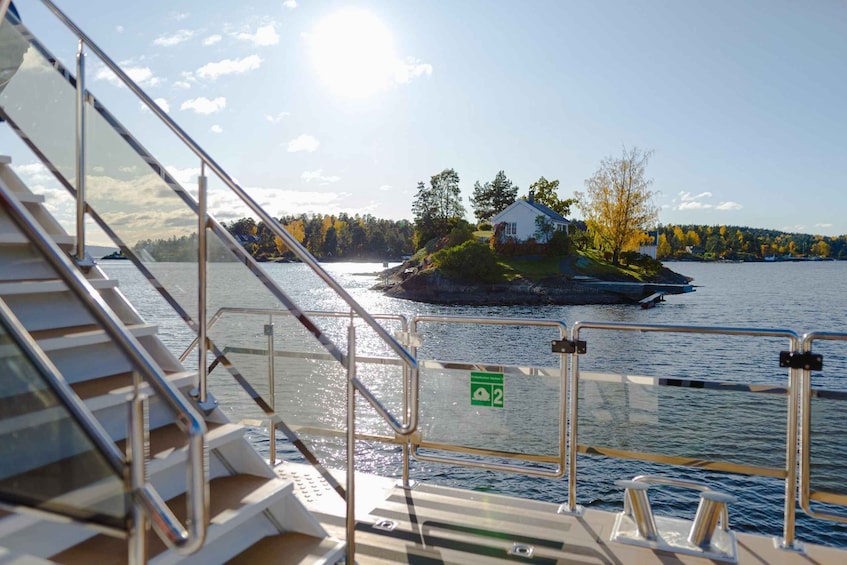 Picture 30 for Activity Oslo: Guided Sightseeing Fjord Cruise on Premium Silent Boat