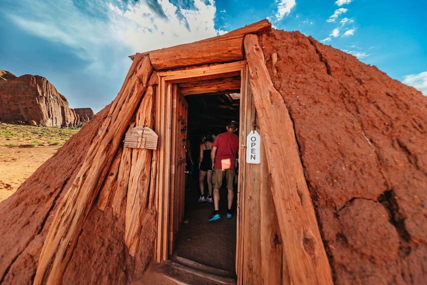 Picture 9 for Activity Monument Valley: Sunset Tour with Navajo Guide