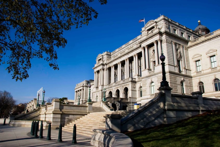 Picture 2 for Activity Washington D.C.: The Ghosts of Washington D.C. Walking Tour