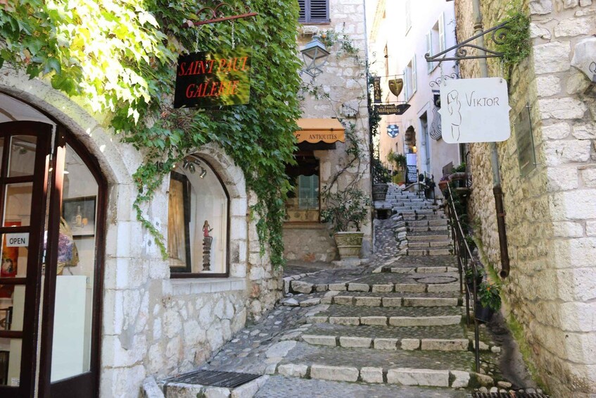 Picture 8 for Activity Perfume factory of Grasse, Glass Blowers and local Villages