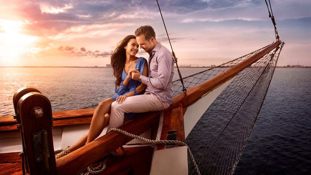Columbus "The Romantic Dinner Cruise" in Cancun