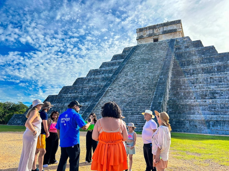 Chichen Itza, Cenote, Buffet Lunch, Tequila & Valladolid Tour