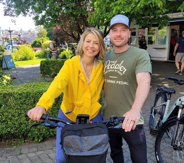 Picture 2 for Activity Victoria City Highlights Bike Tour - Castle Hoods & Legends
