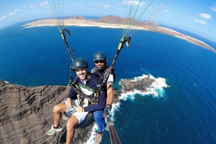 Two-seater paragliding in the northern tip of Lanzarote