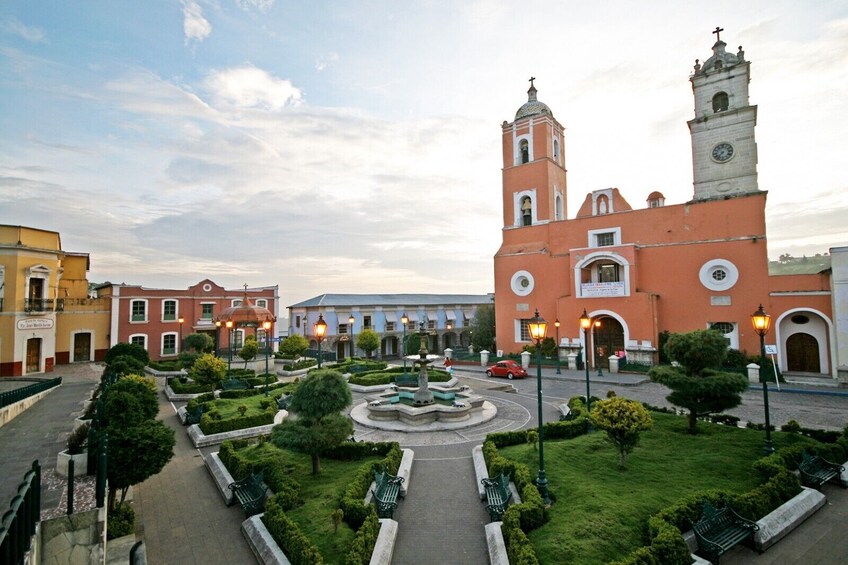 Magical Towns Tour: Basaltic Prisms, Huasca de Campo & Real del Monte