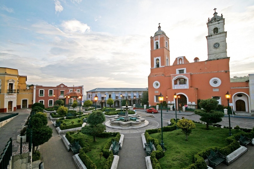 Magical Towns Tour: Basaltic Prisms, Huasca de Campo & Real del Monte