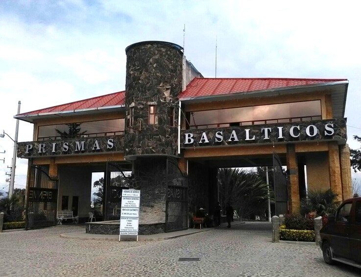 Magical Towns Tour: Basaltic Prisms, Huasca de Campo & Real del Monte