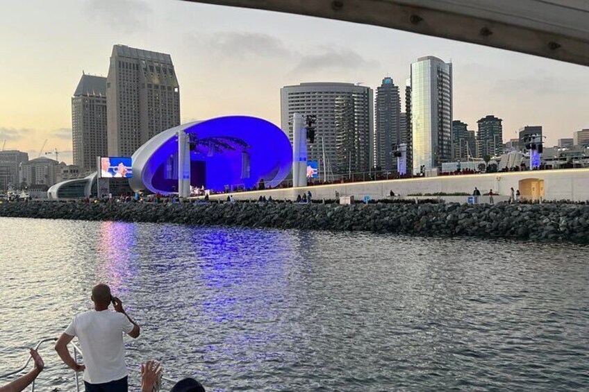 Private Luxury 45' Bay Cruiser Tour in San Diego: Suitable for Any Events 
