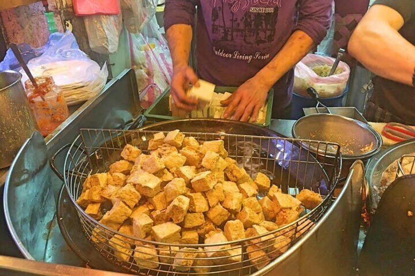 [Private Tour] Shilin Night Market Walking Tour With a Private Tour Guide (2-hr)