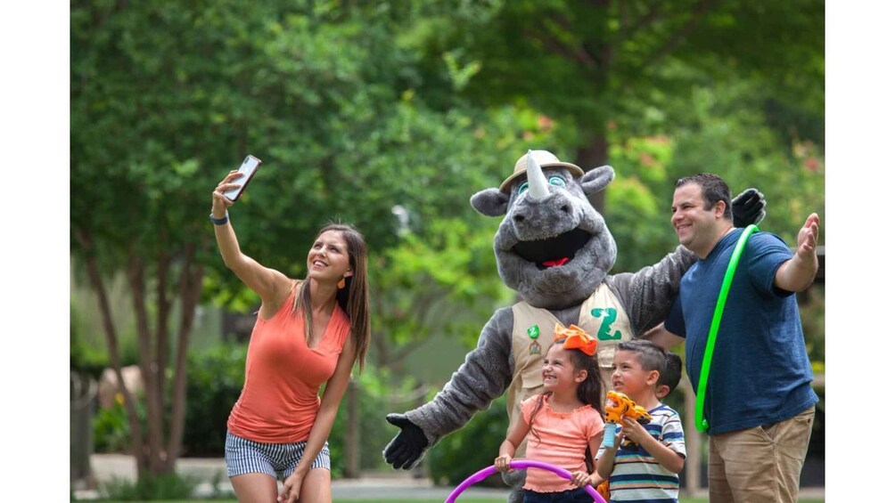 Picture 14 for Activity San Antonio: San Antonio Zoo Any Day Ticket