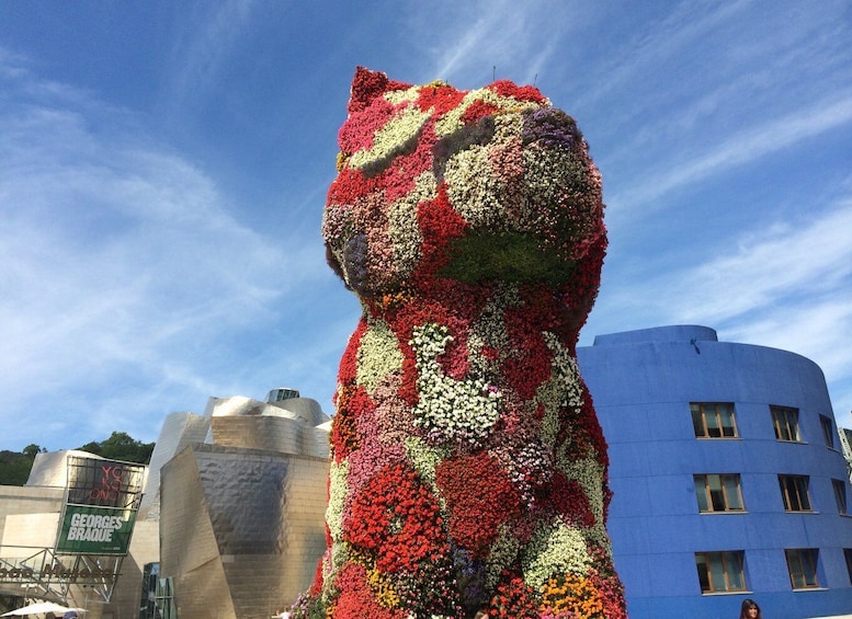 Picture 2 for Activity Bilbao: Guggenheim Museum Private Guided Visit